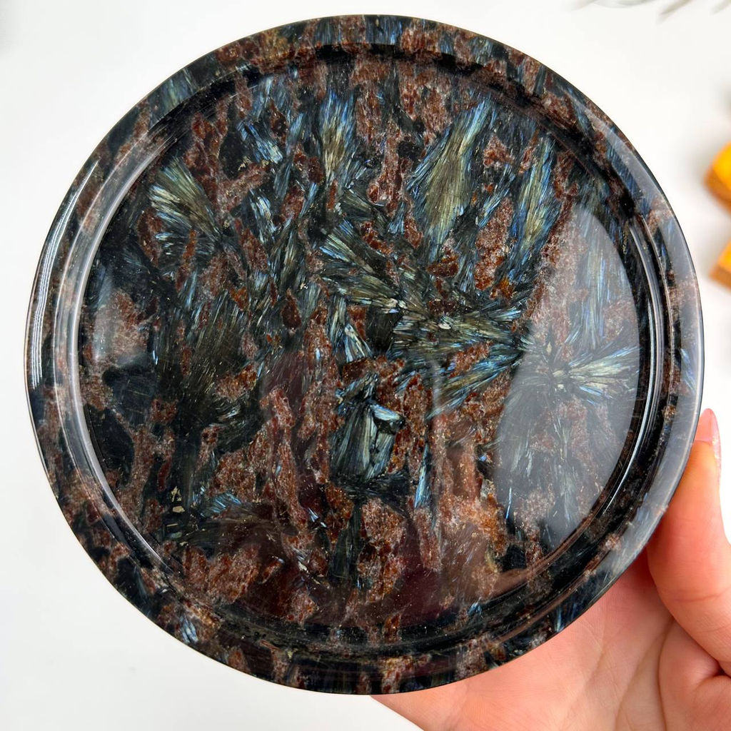 Блюдо из Арфведсонита (Нуумит) - Радуга самоцветов фото 3