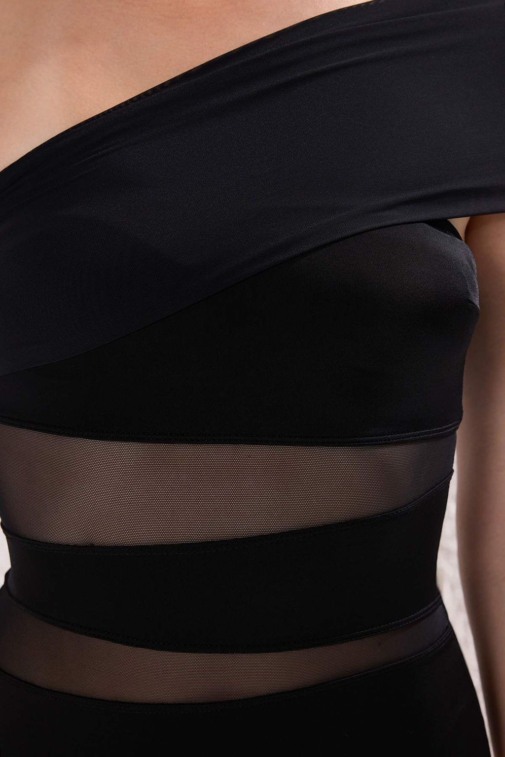 Trendyolmilla Siyah Capraz Tek Omuz Tul Detayl? Mayo TBESS25MA00128  фото 3