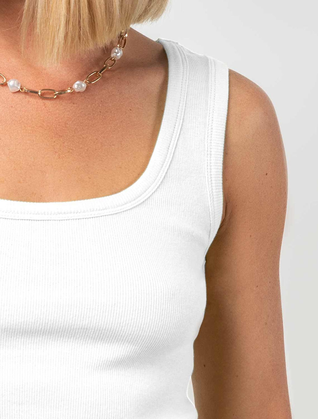 Эластичный топ из трикотажа в рубчик - Vilatte фото 2