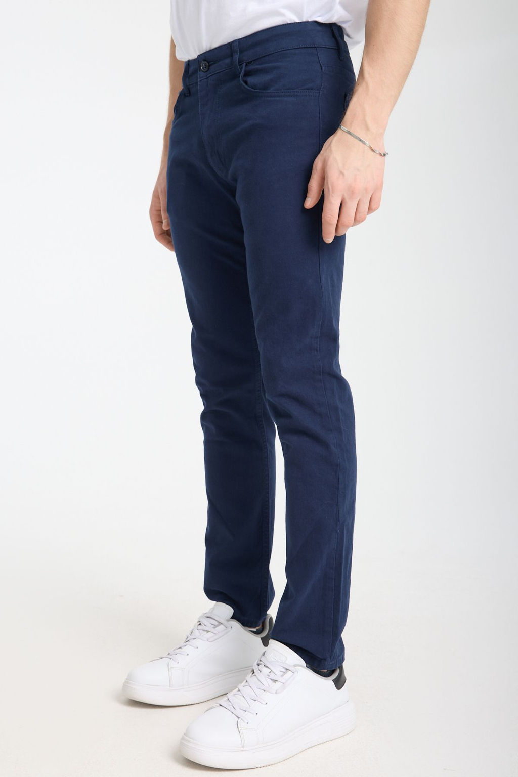 TRENDYOL MAN Lacivert Slim/Dar Paca Basic 5 Cep Esnek Gabardin Pamuklu Pantolon TMNSS25PL00020