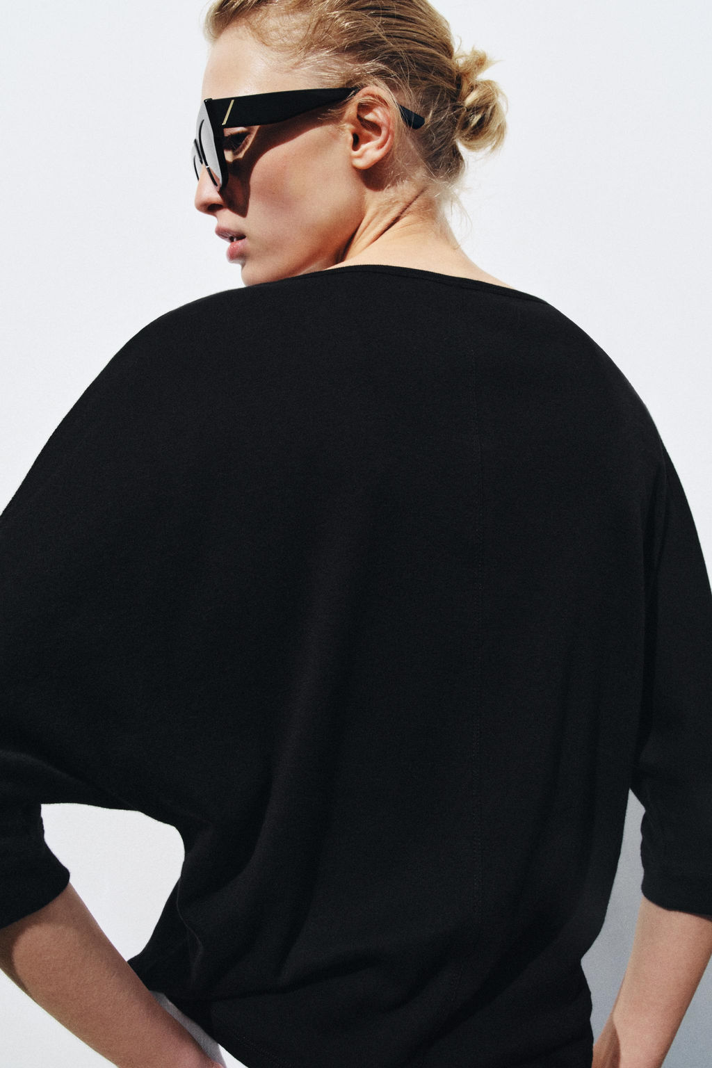 CAMISETA CUELLO PANADERO ALGOD?N / Negro