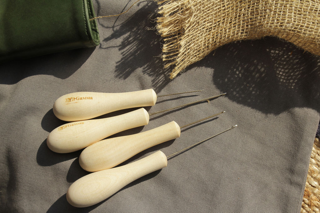 Gamma CON-03 Шило сапожное (с крючком) с березовой ручкой 1 шт в чехле d 1,4