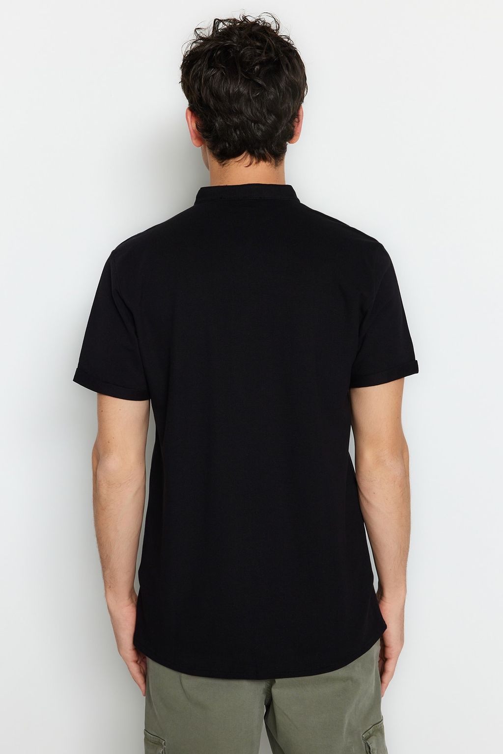 TRENDYOL MAN Siyah Slim Fit Hakim Yaka K?sa Kollu Orme Pike Yazl?k Gomlek TMNSS22GO0025 - Trendyolmilla фото 6