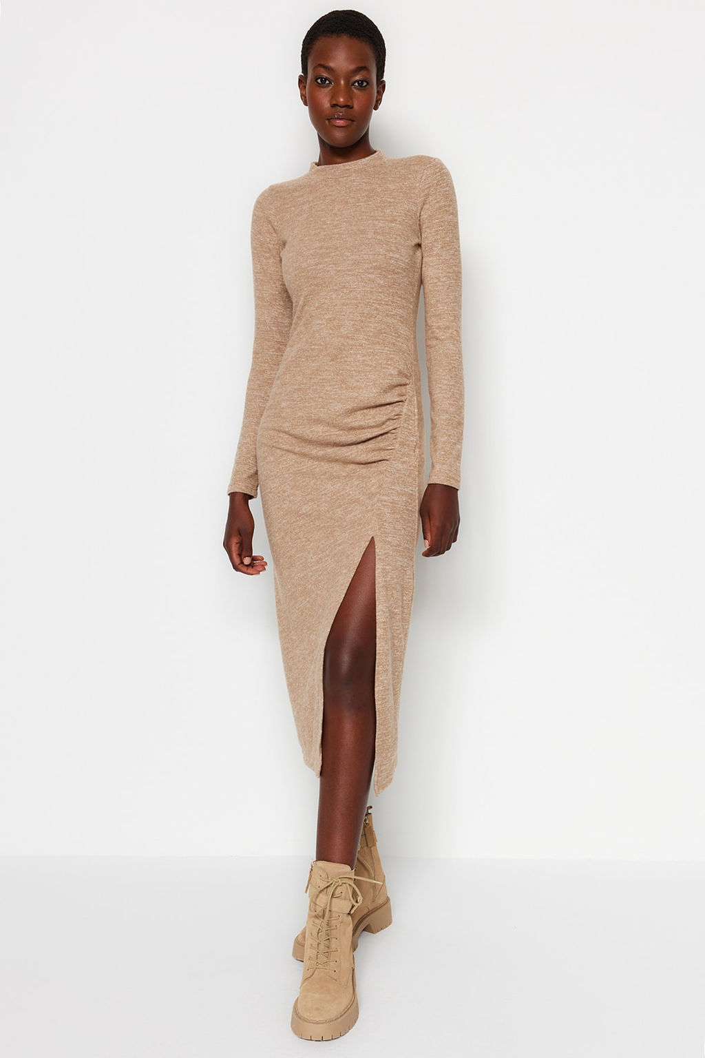 Bej Bisiklet Yaka Yumos Midi Y?rtmacl? ve Buzgu Detayl? Fitted Orme Elbise TWOAW24EL00246 - Trendyolmilla фото 4