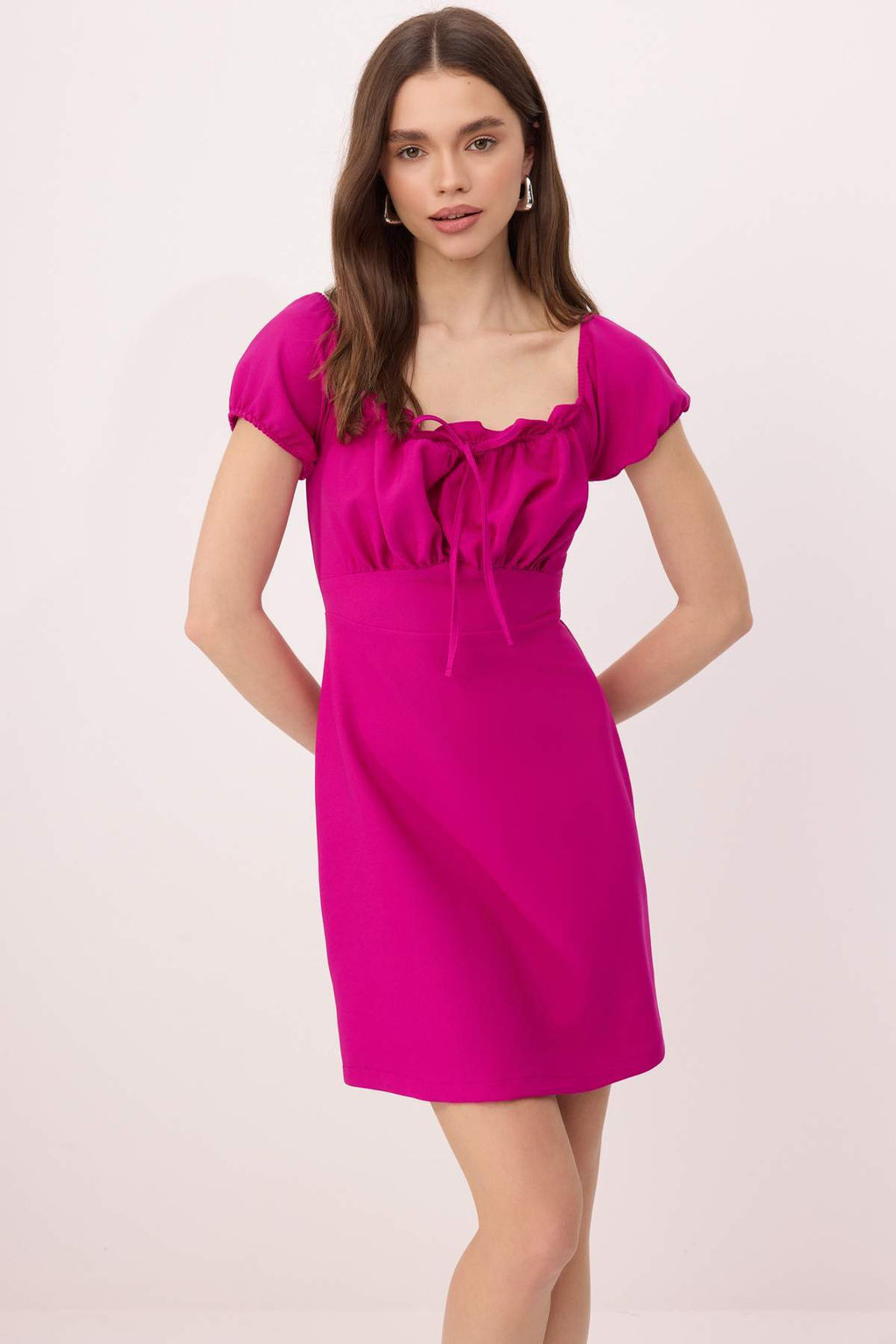 TRENDYOLMILLA Beyaz Duz Bodycone Krep Mini Dokuma Elbise TWOSS24EL00874  фото 31