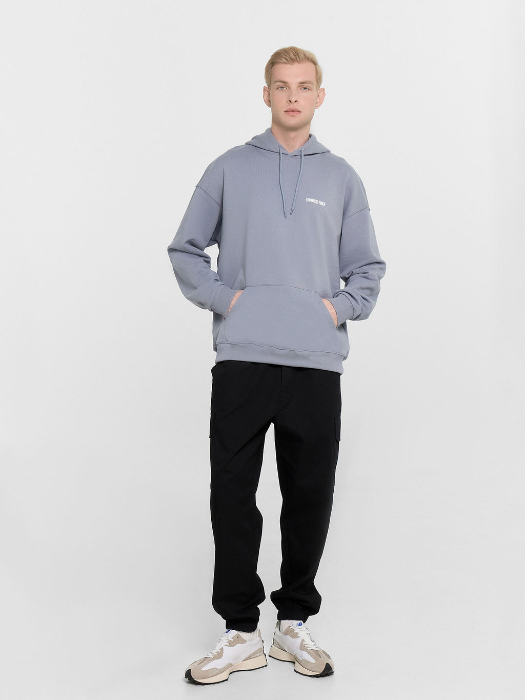 Худи мужское серое с принтом и надписью "world race"
