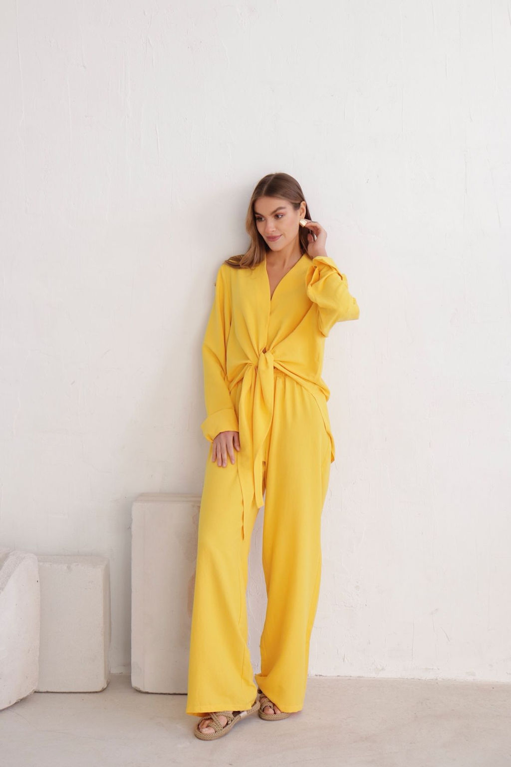 10503 Костюм из рубашки и брюк солнечно-жёлтый - Martichelli фото 7