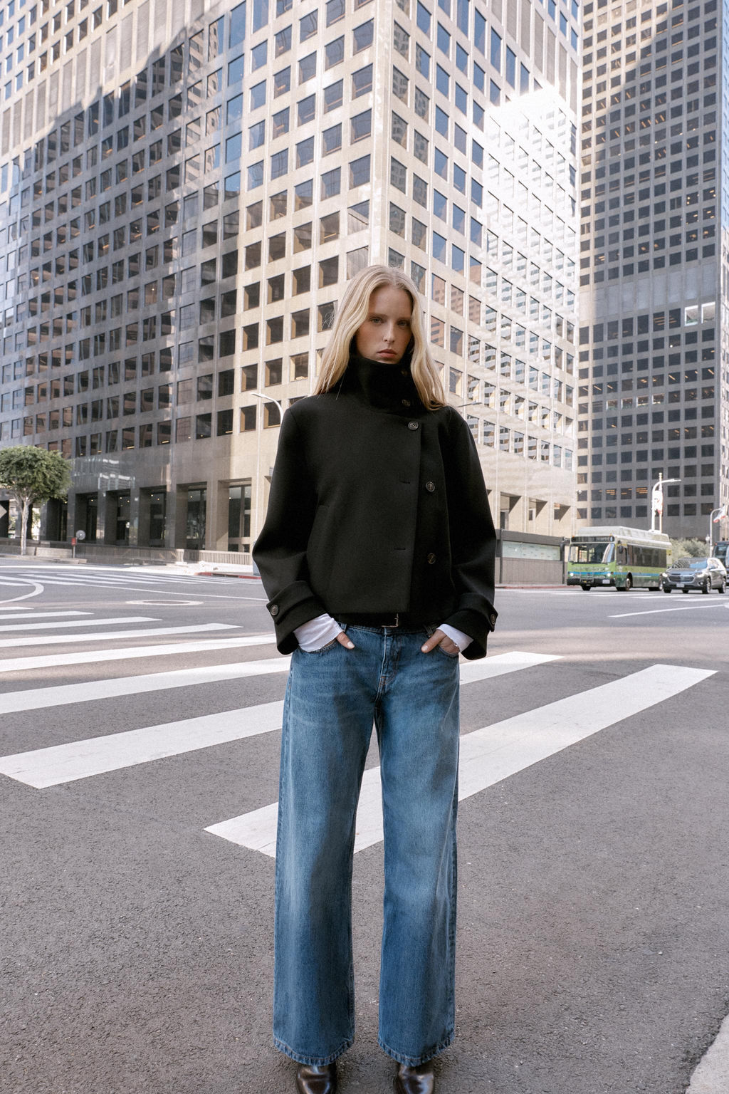 SHORT COAT WITH HIGH COLLAR - Zara фото 4