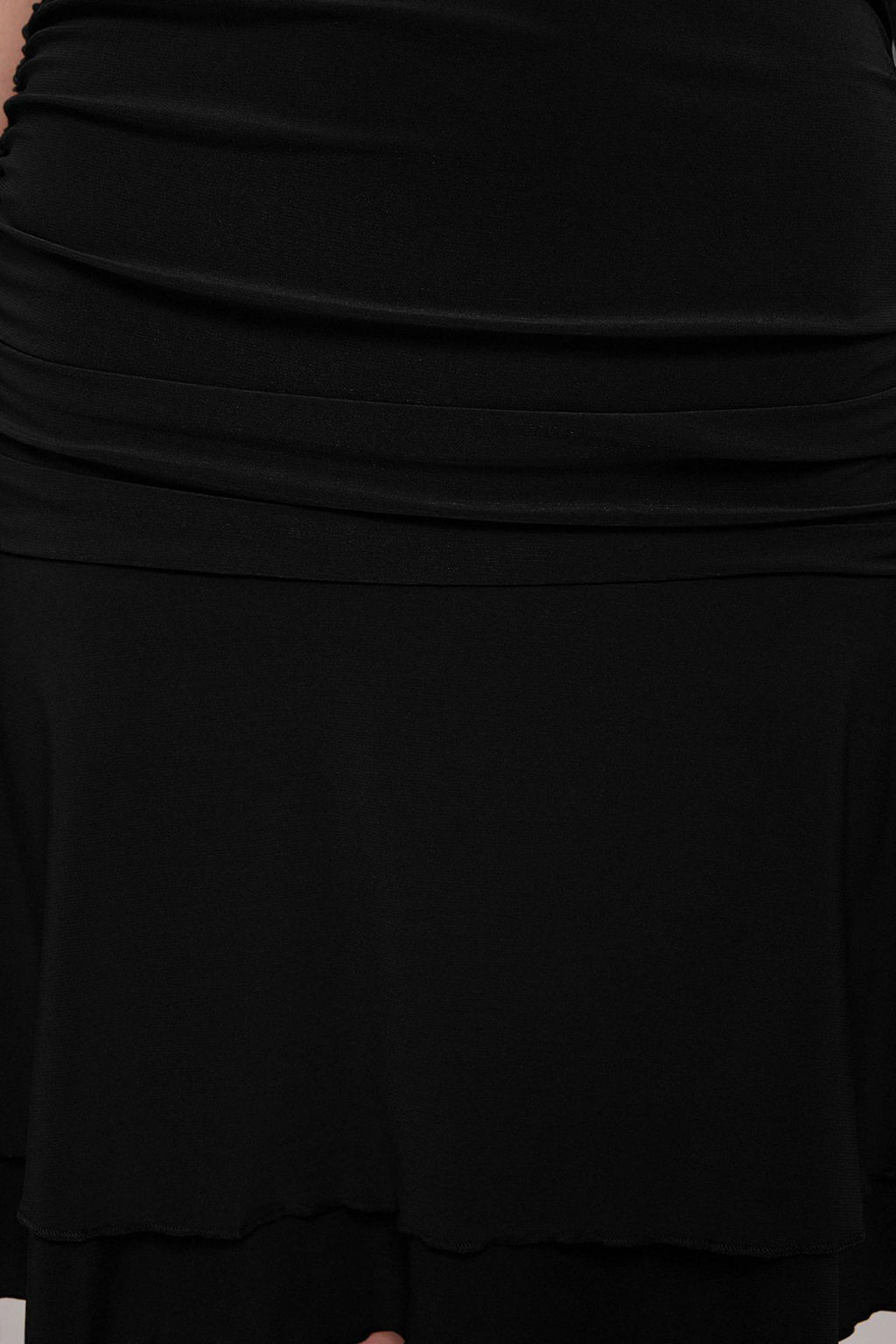 Siyah Carmen Yaka Vucuda Oturan Etegi F?rf?rl? Mini Esnek Orme Elbise TWOSS25EL00225 - Trendyolmilla фото 3