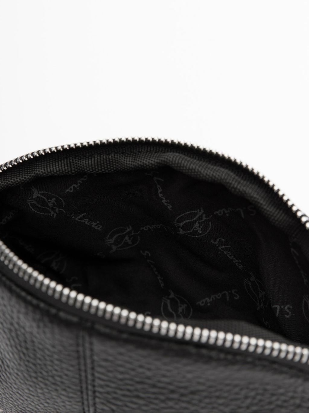 Чёрная косметичка S.Lavia  фото 4