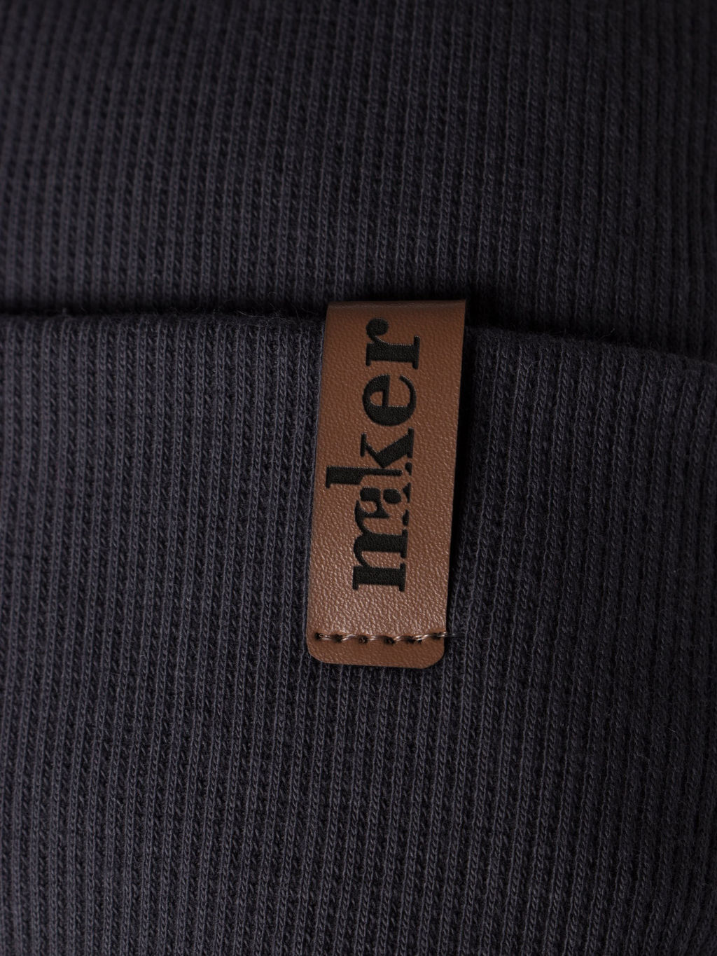 Шапка трикотажная для мальчика, формы лопата, кашкорсе, нашивка MAKER, графит