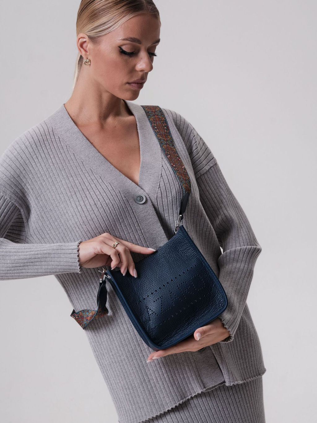 Сумка кожаная на плечо Azaro 30996 темно-синяя