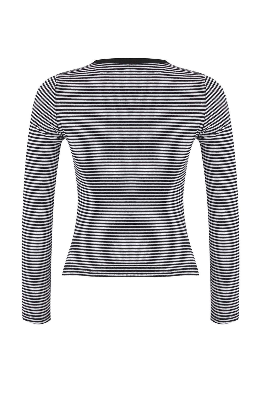 Siyah Bisiklet Yaka Dugmeli Fitted/Vucuda Oturan Esnek Fittilli Orme Bluz TWOAW26BZ00063