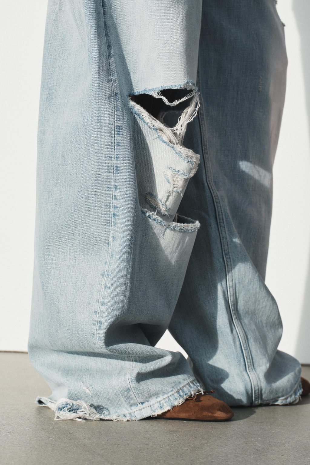 TRF FOLDED WAIST MID-WAIST JEANS - Zara фото 18