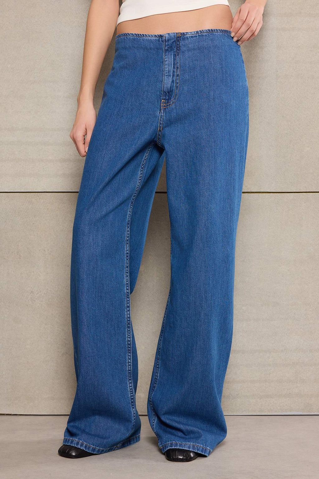 Teen Mavi DOKUMLU Tencel Kar?s?ml? Bel Detayl? Normal Bel Wide Leg Jeans TWOSS26JE00185 - Trendyolmilla фото 3