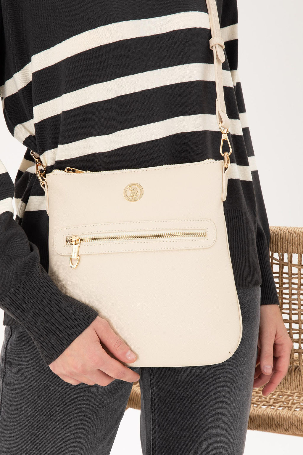 Женская кремовая сумка через плечо Неожиданная скидка в корзине - U.s. polo assn фото 2