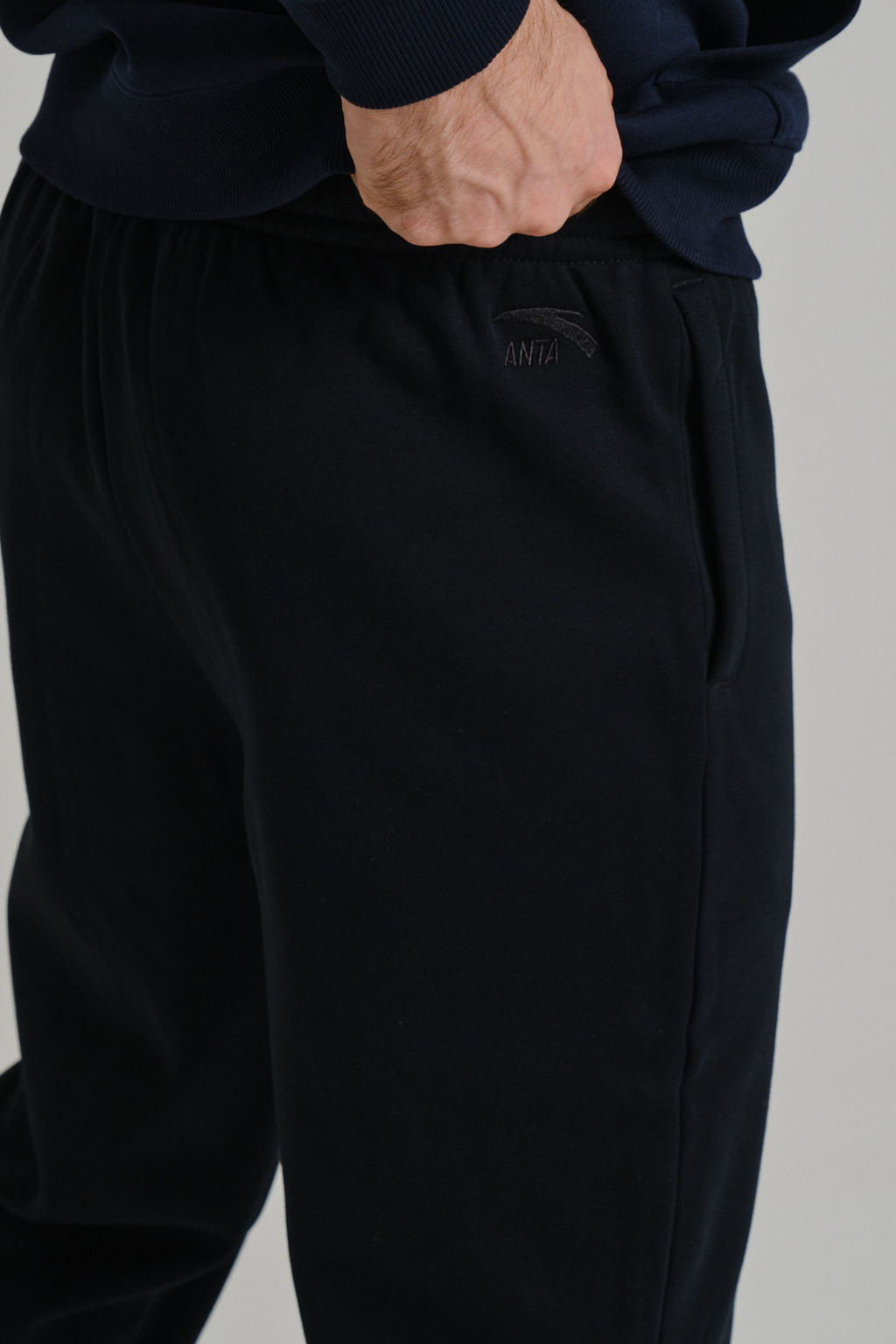 Брюки трикотажные утепленные Черный CLASSIC Knit Track Pants - Anta фото 6