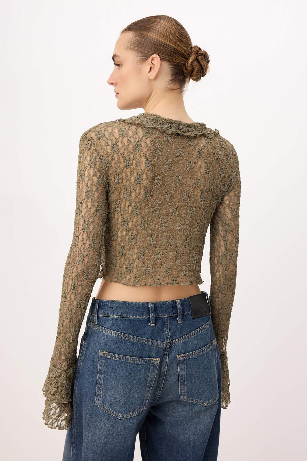 Haki Fitted/Vucuda Oturan Kruvaze Uzun Kollu Volanl?/F?rf?rl? Dantel Orme Bluz TWOSS26BZ00723 - Trendyolmilla фото 4