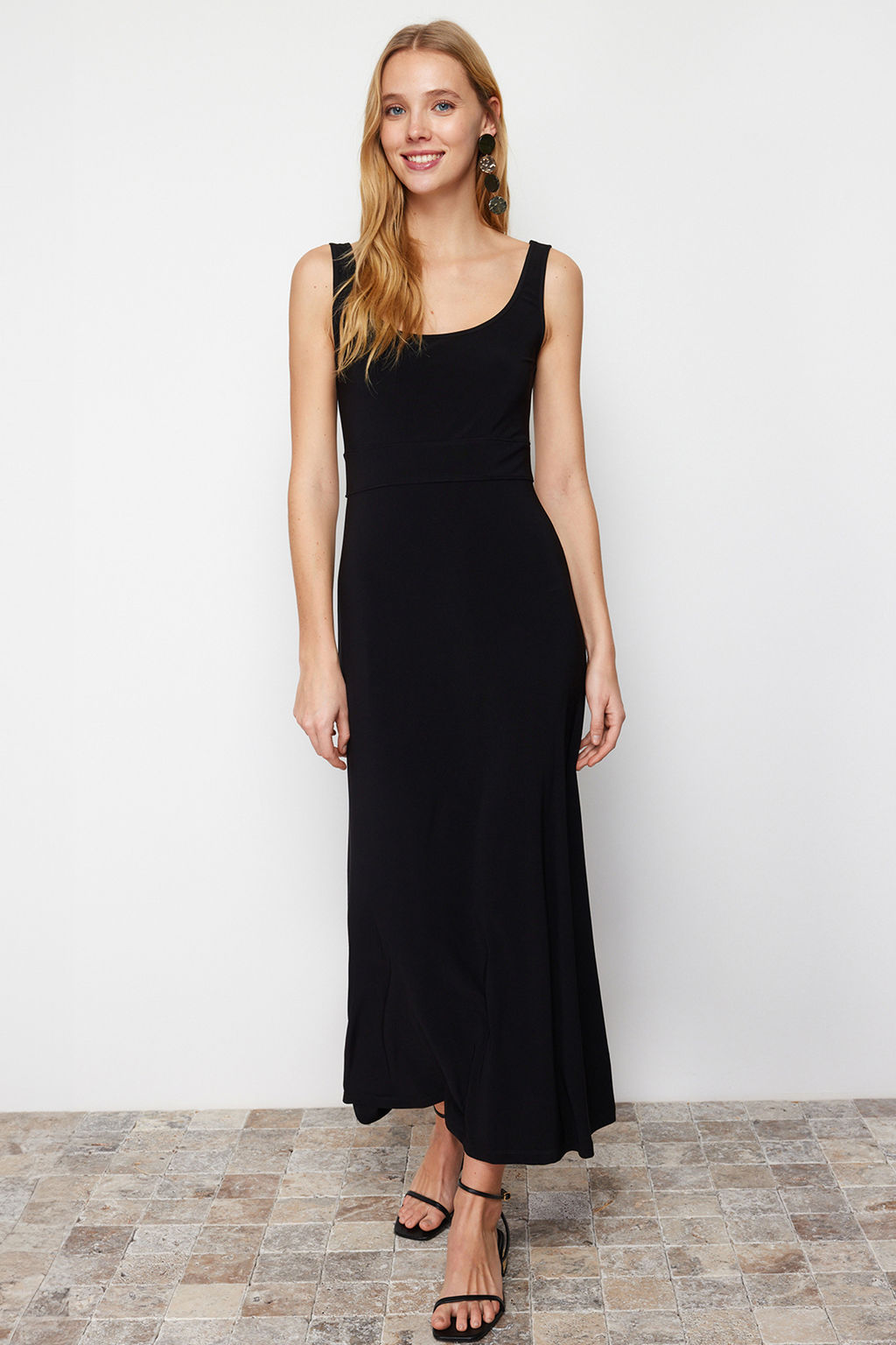 Siyah Duz Maxi Ask?l? Skater/Belden Ac?lan Esnek Orme Elbise TWOSS24EL00411 - Trendyolmilla фото 2