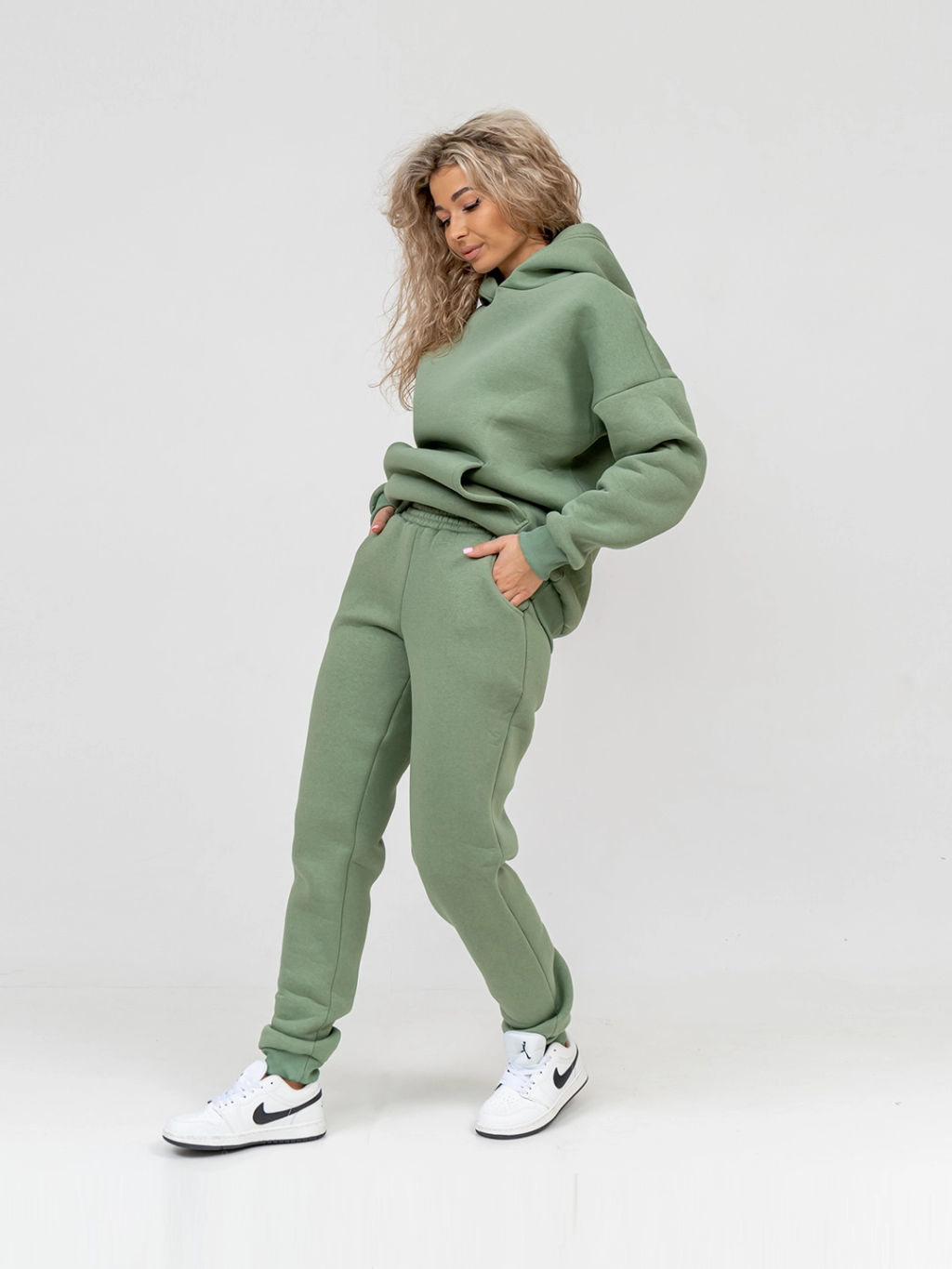 Костюм женский, цвет зеленый