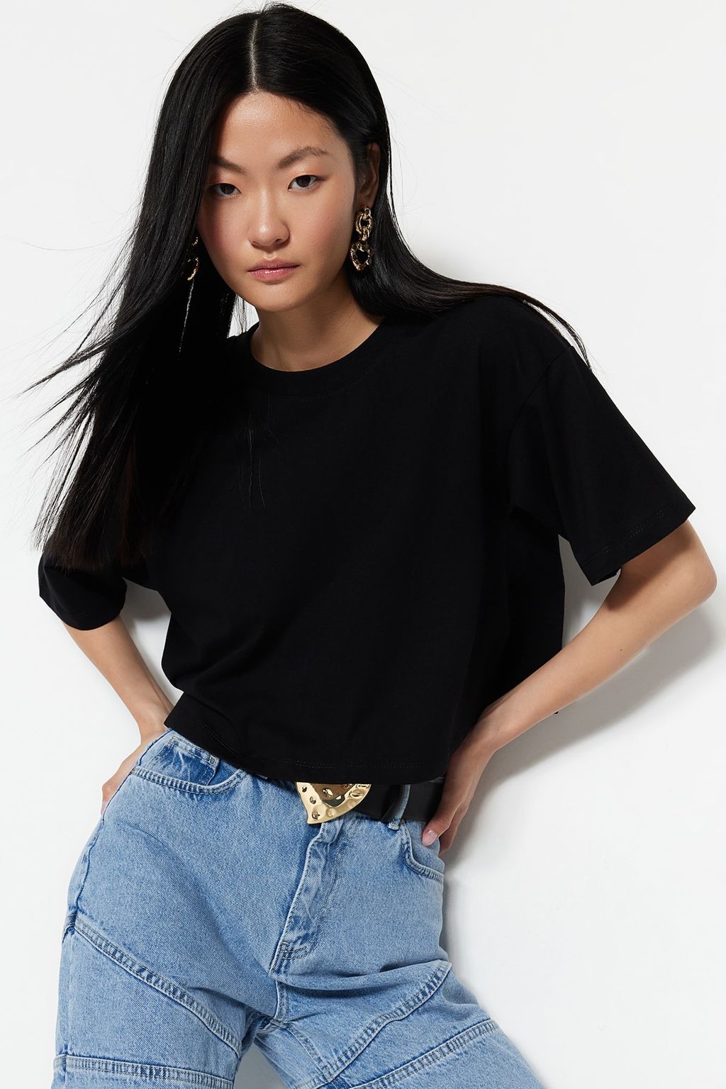 TRENDYOLMILLA Beyaz %100 Pamuk Premium Crop Bisiklet Yaka Orme T-Shirt TWOSS23TS00038  фото 10