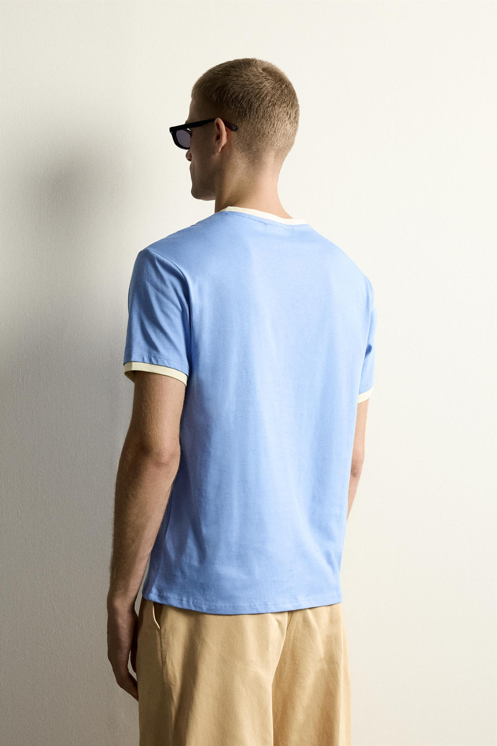 CAMISETA RIB CONTRASTE CUELLO PICO / Azul medio - Zara фото 3