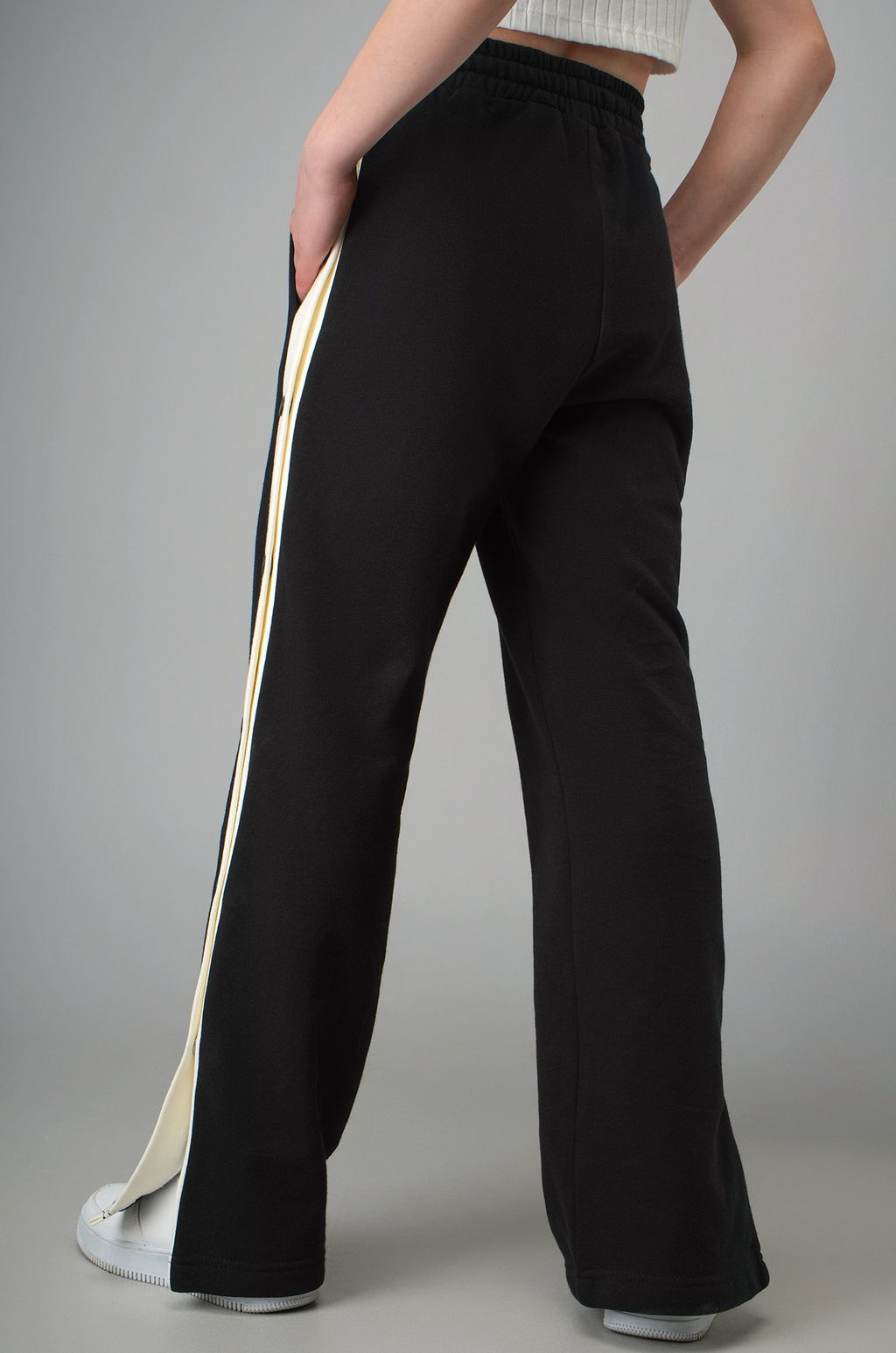 Брюки для девочки с заклепками из футера Happyfox