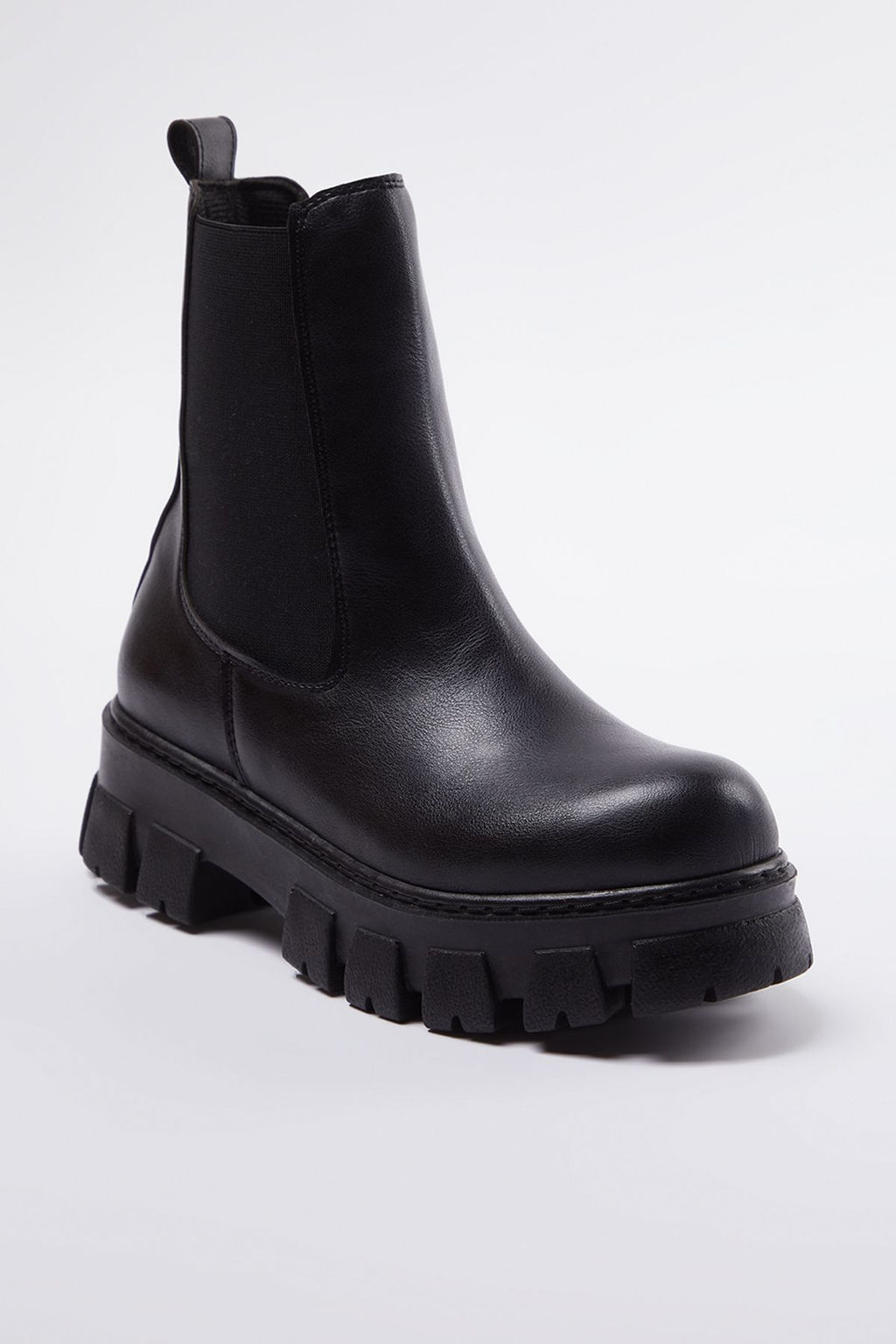 Trendyolmilla Shoes Siyah Lastikli T?rt?kl? Duz Kal?n Taban Chealsea Kad?n Bot TAKAW25BO00020 фото 4