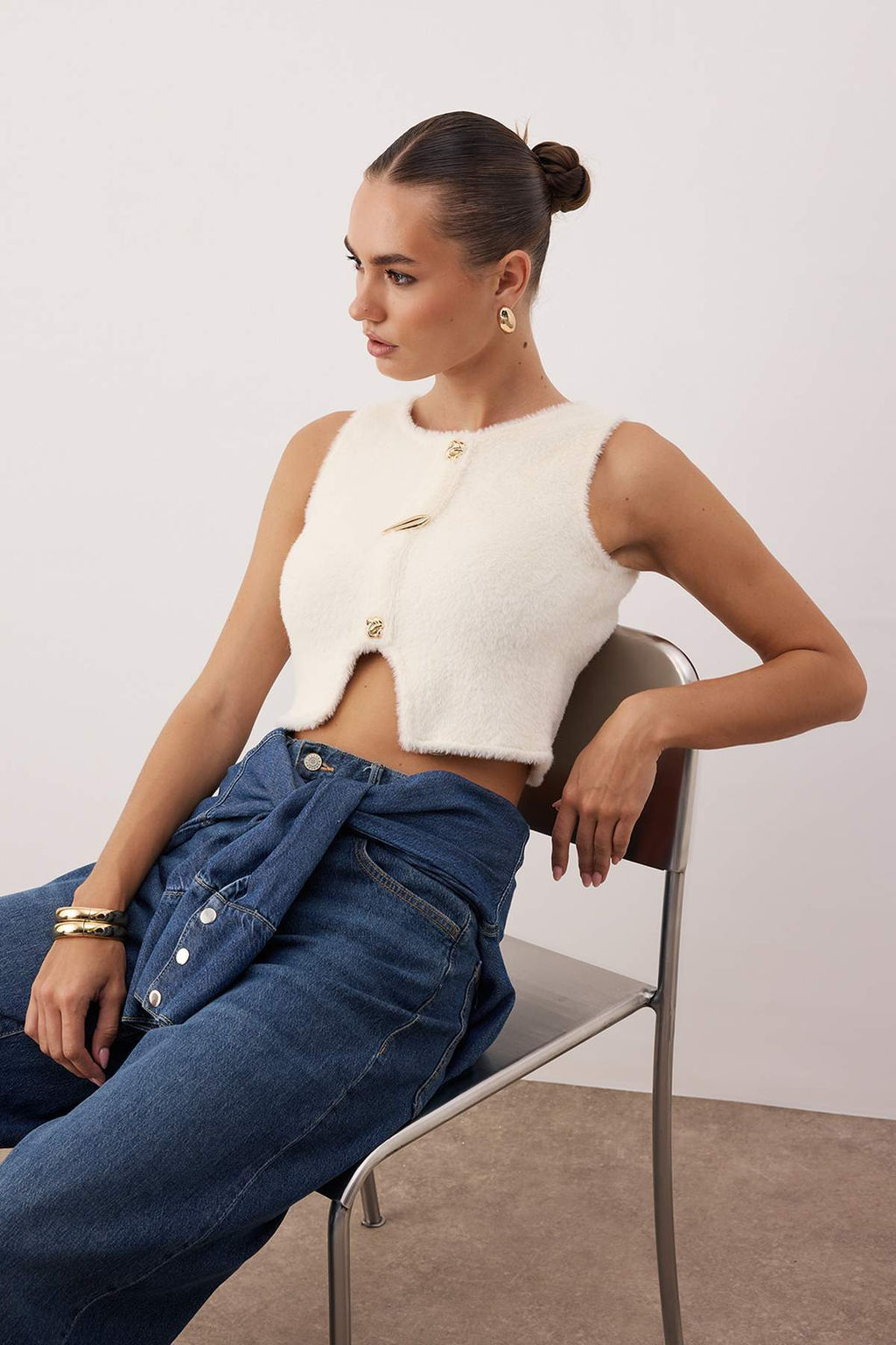 Ekru Pelus Fitted Dugme Detayl? Super Crop Orme Yelek TWOAW26YE00065