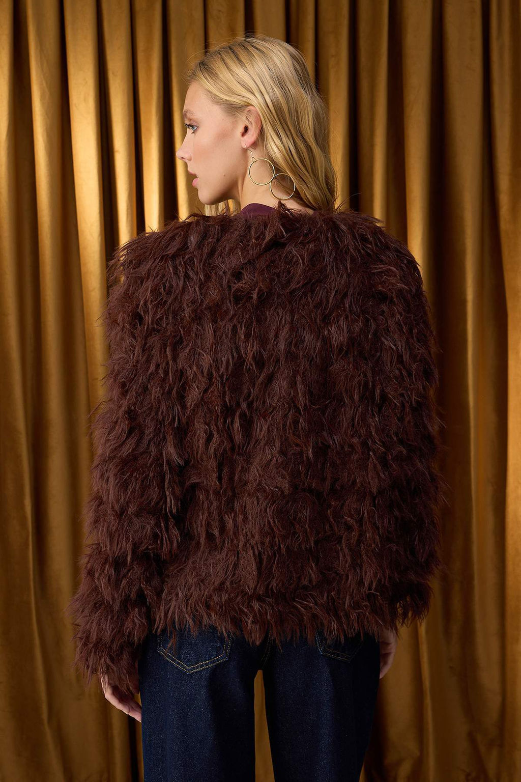 Kahverengi Mont Gorunumlu Genis Kal?p Puskul Detayl? Yumusak Dokulu Triko H?rka TWOAW26HI00012 - Trendyolmilla фото 4