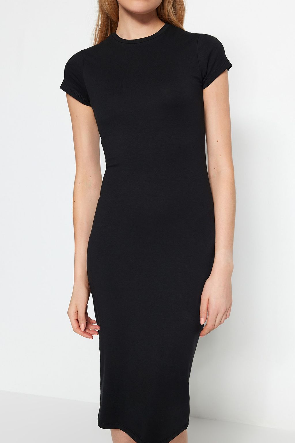TRENDYOLMILLA Siyah K?sa Kol Fitted/Vucuda Oturan Pamuklu Esnek Midi Orme Kalem Elbise TWOSS23EL00313 фото 4