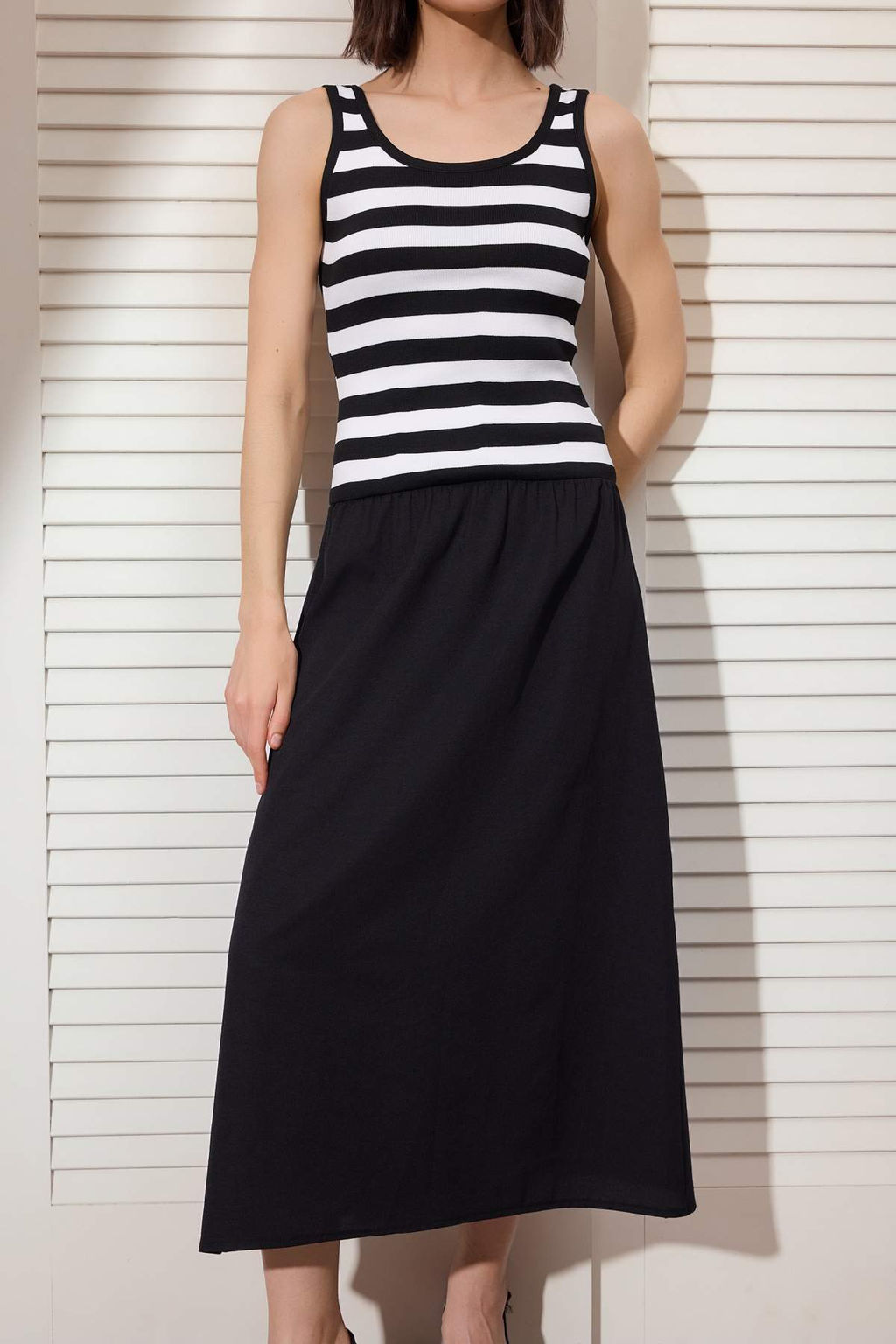 Siyah Maxi Triko Dokuma Etekli Elbise TWOSS26EL00175 - Trendyolmilla фото 3