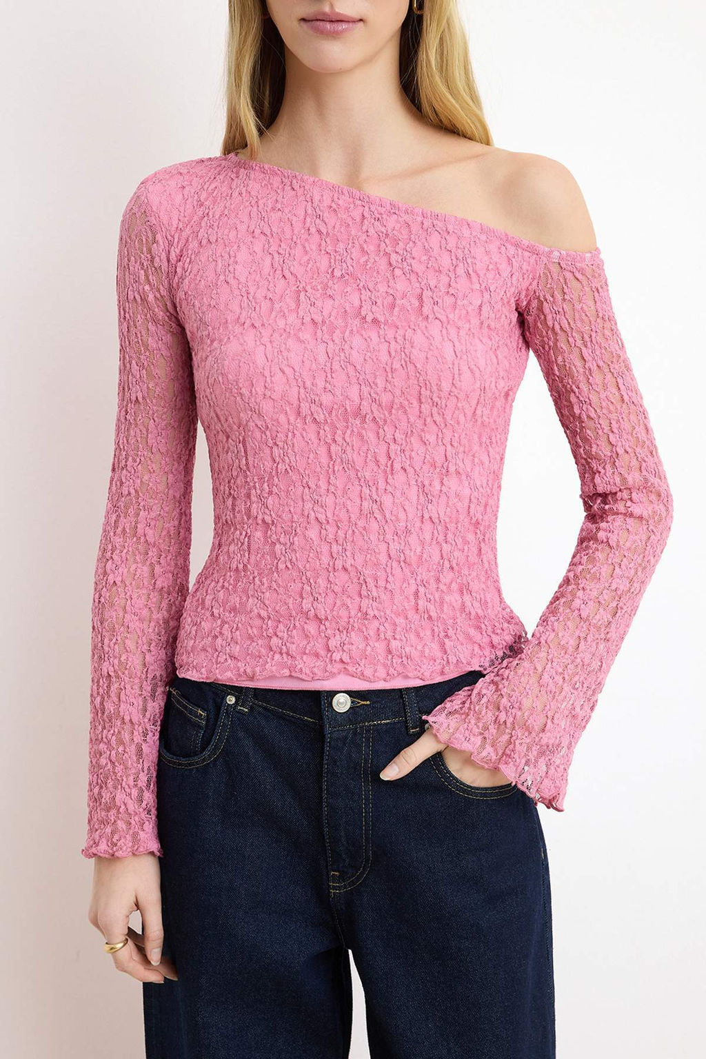 Gul Kurusu Ekru Dantel Asimetrik Yaka Fitted/Vucuda Oturan Orme Bluz TWOAW26BZ00036