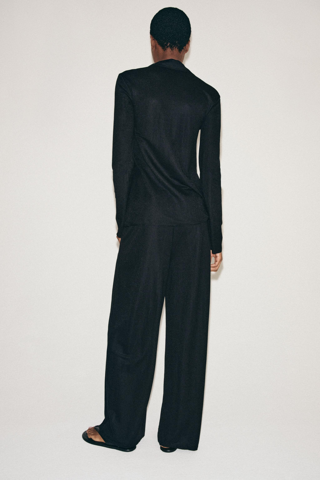 CAMISETA PLIEGUES BOTONES / Negro - Zara фото 4