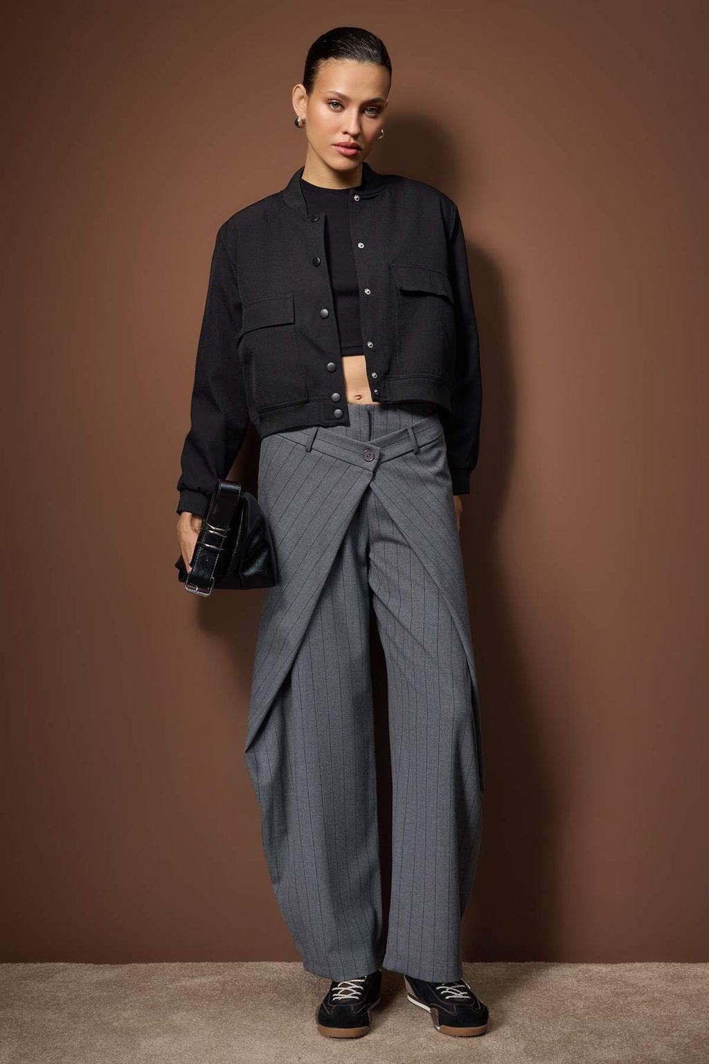 Gri Hacimli Pilili Balon Fit Cizgili Kumas Pantolon TWOAW26PL00149 - Trendyolmilla фото 2