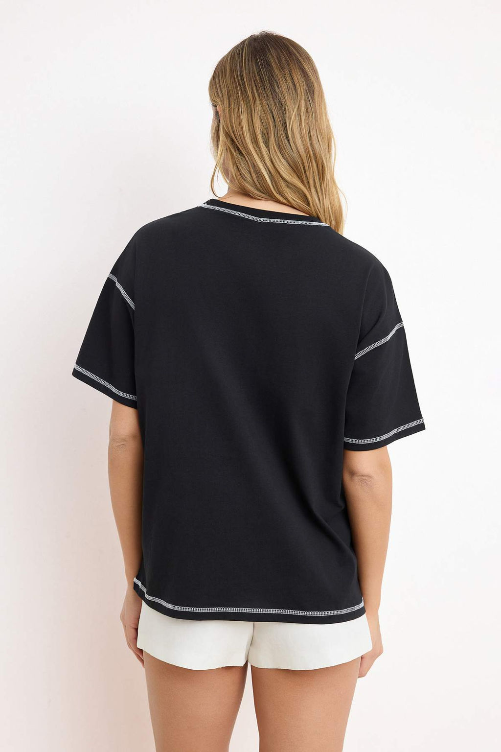 Siyah %100 Pamuk Karkoya Dikis Detayl? Oversize/Genis Kesim Orme T-Shirt TWOSS24TS00184