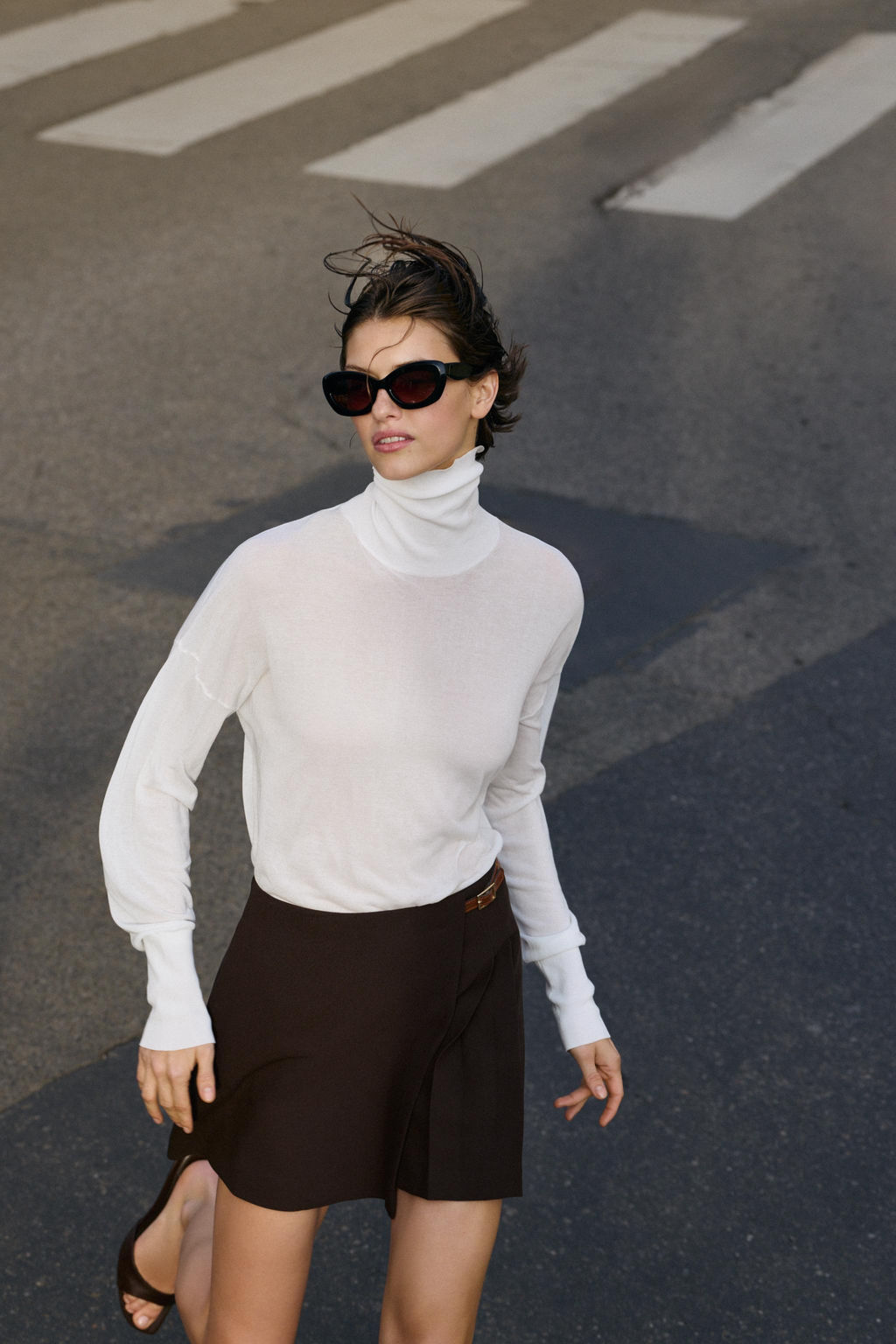 FALDA MINI TRABILLA / Marr?n - Zara фото 3