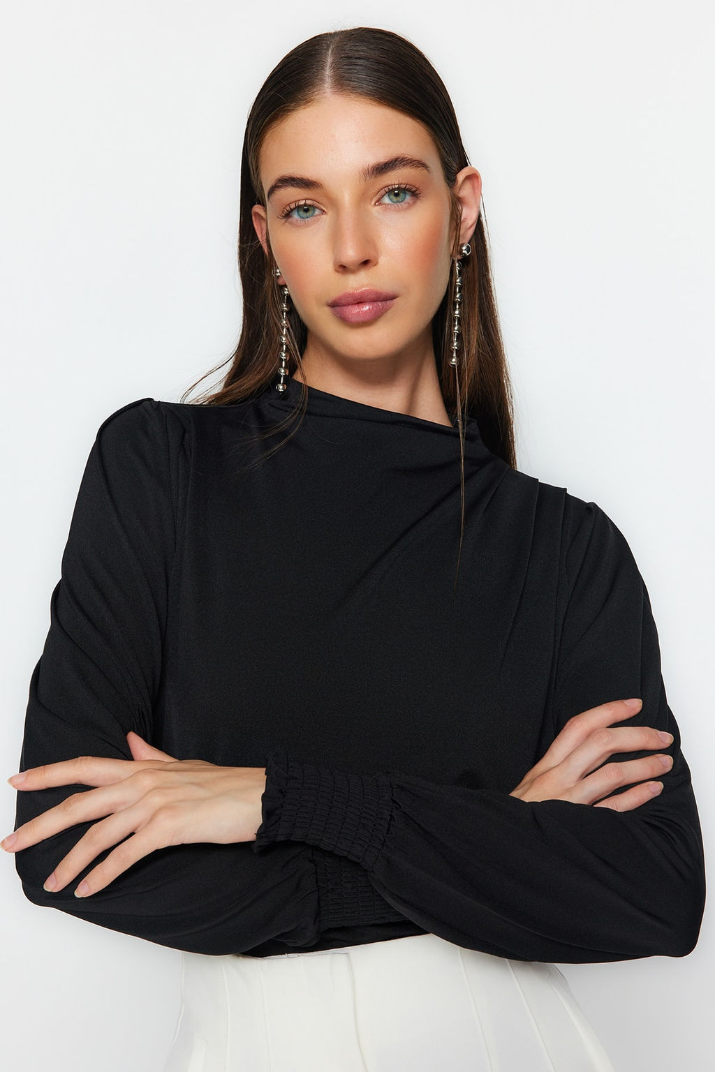 Siyah Dik Yaka Regular Fit Gipe Detayl? Esnek Orme Bluz TWOAW24BZ00022