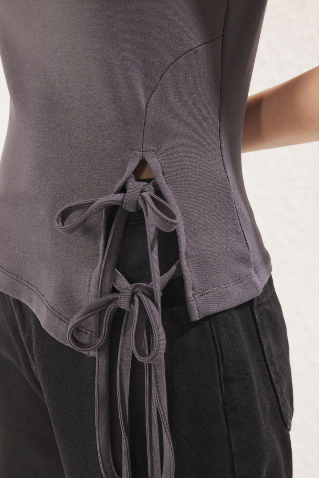 Antrasit Fitted/Vucuda Oturan Baglama Detayl? Esnek Orme Bluz TWOSS25BZ00218 - Trendyolmilla фото 4