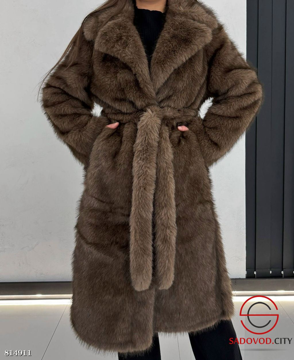 Шуба женская с искусственным мехом