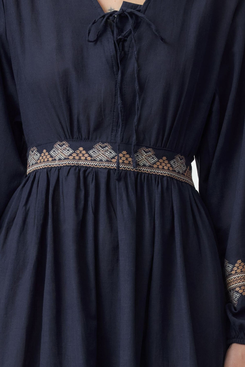 TRENDYOLMILLA Lacivert Belden Ac?lan Nak?sl? Midi Dokuma Elbise TWOAW25EL00493  фото 3