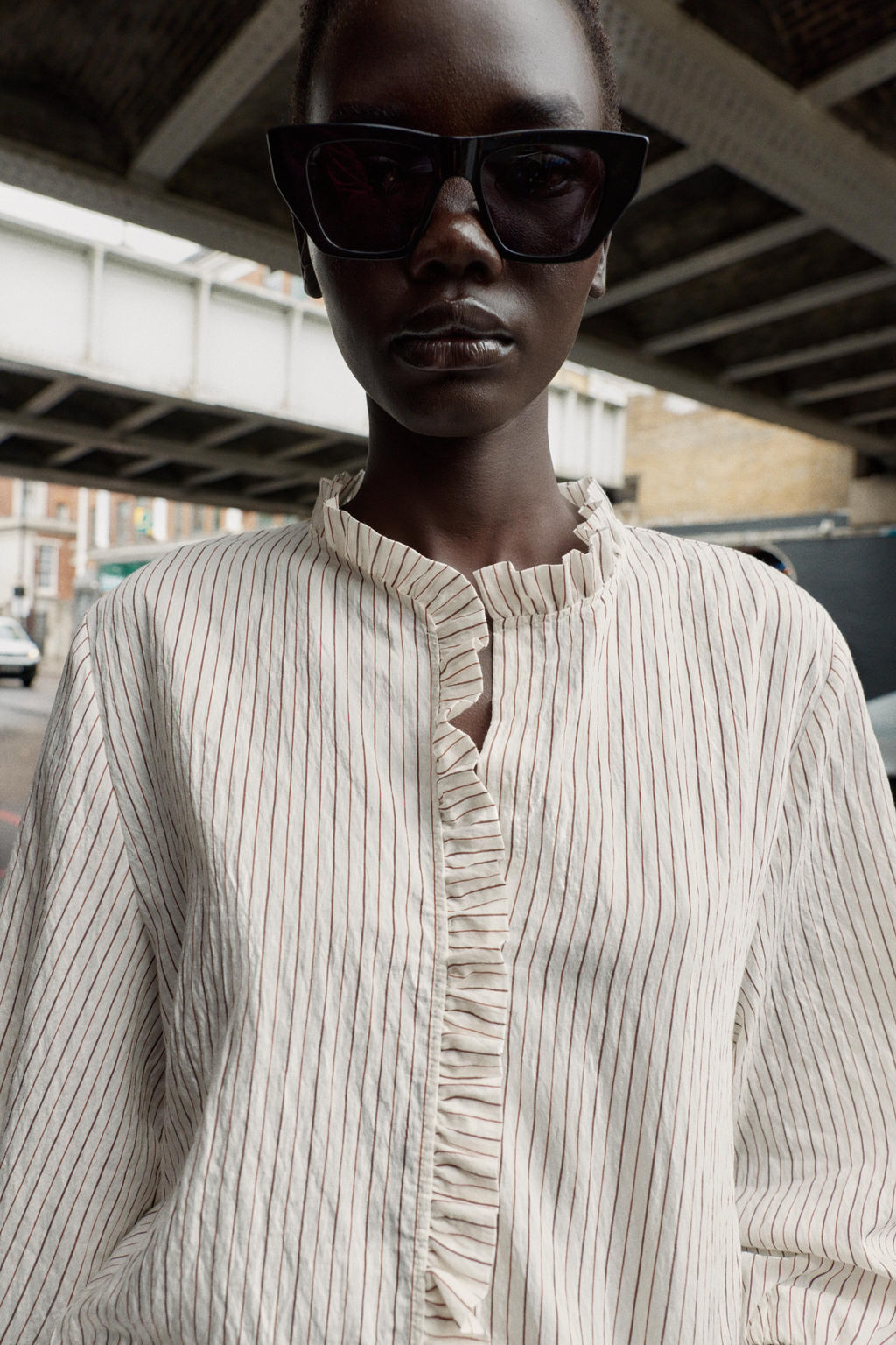 STRIPED SHIRT WITH RUFFLES - Zara фото 3