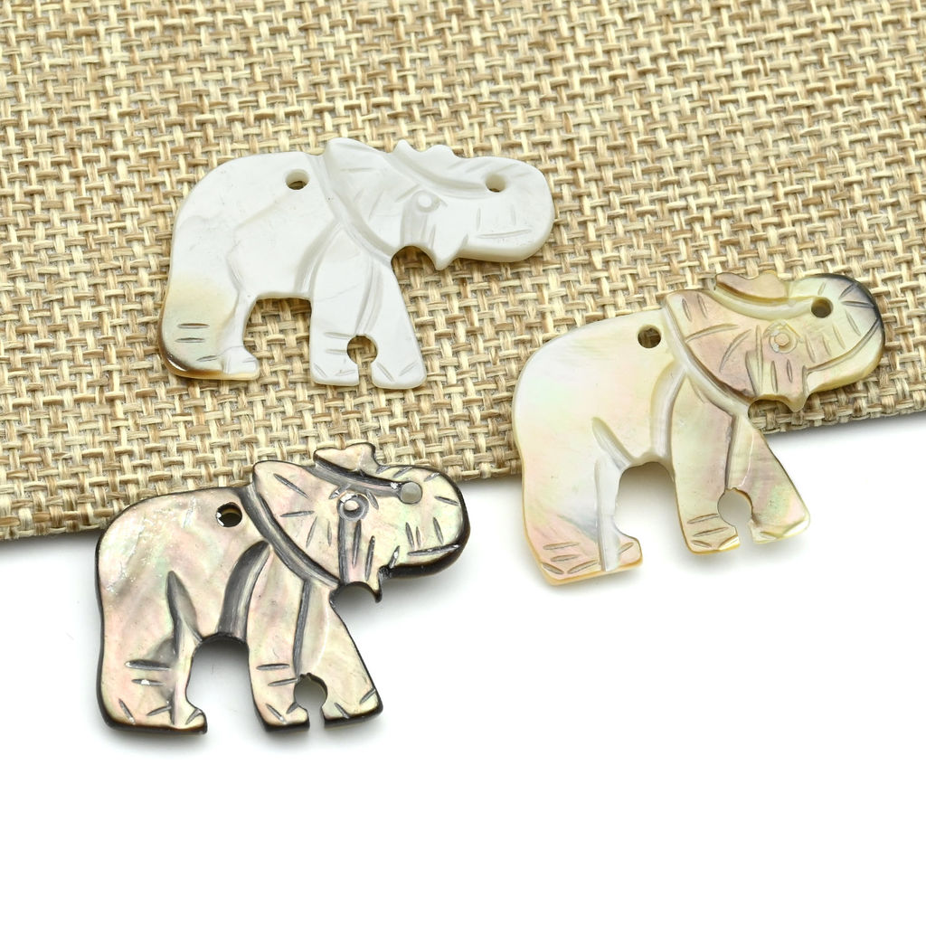 Подвеска Слон из перламутра 30*22мм