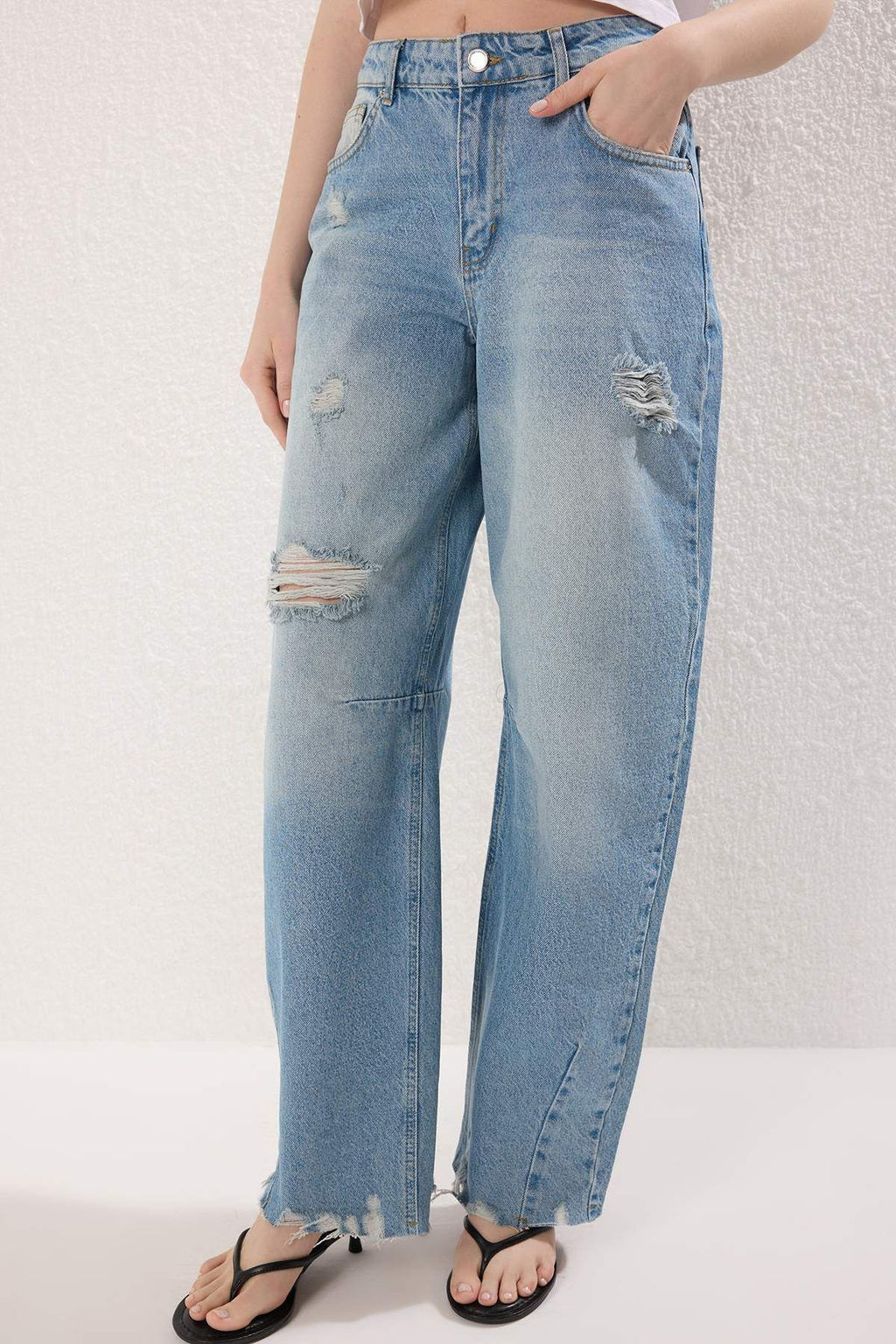 Koyu Mavi Y?rt?k Detayl? Normal Bel Loose Baggy Jeans TWOSS25JE00218 - Trendyolmilla фото 3