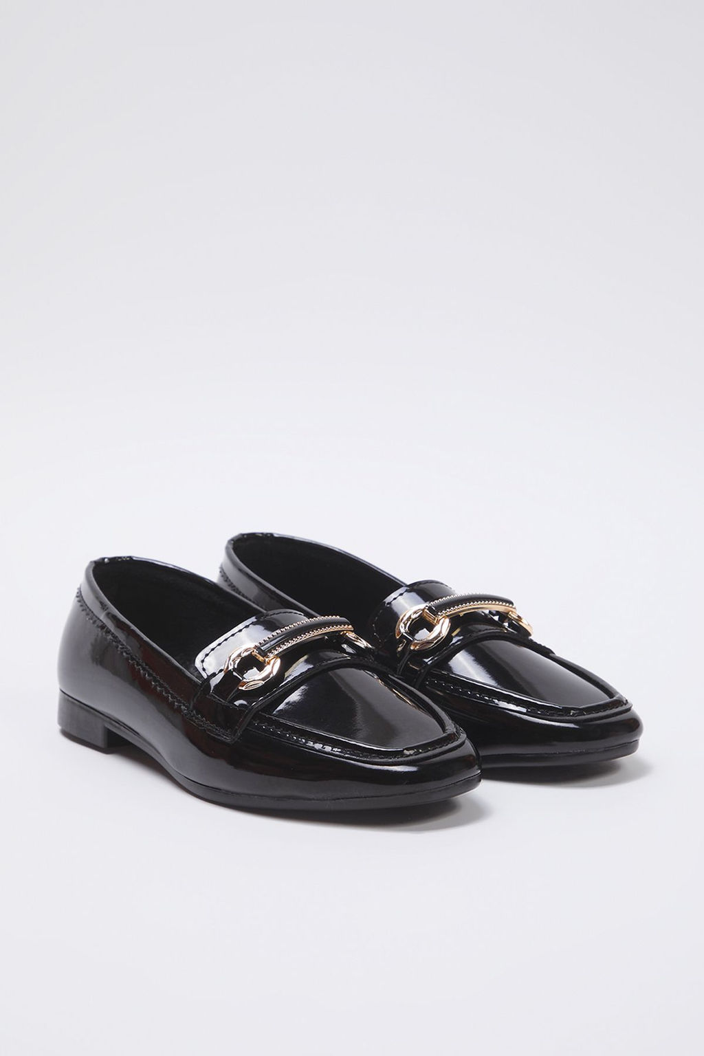 Trendyol Shoes Siyah Metal Aksesuar Detayl? Rugan Ekstra Rahat Kad?n Loafer Ayakkab? TAKSS25LA00015 - Trendyolmilla фото 10