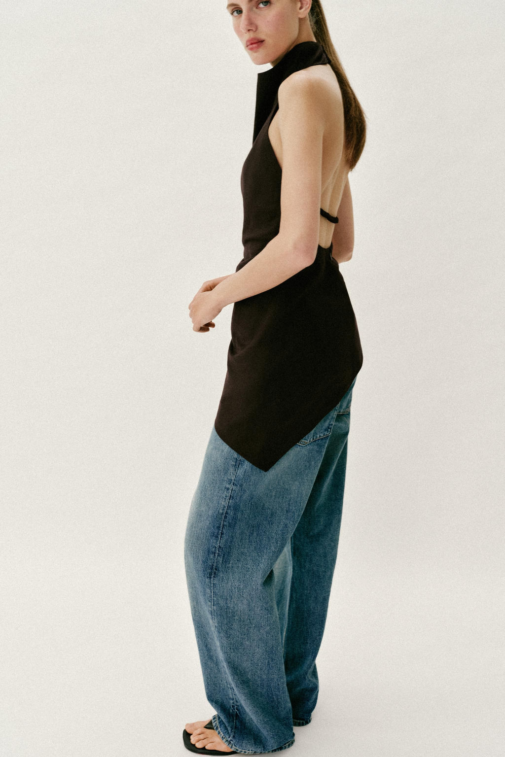 TOP HALTER CON LINO / Marr?n oscuro - Zara фото 3