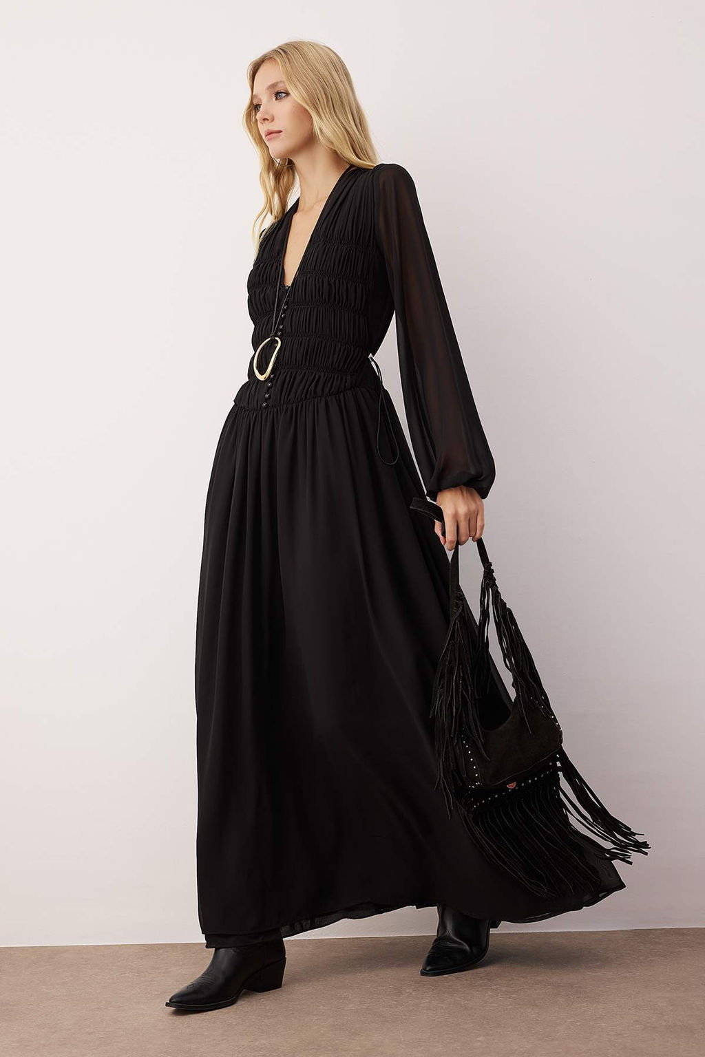 Siyah Buzgu Detayl? V Yakal? Maxi Astarl? Sifon Dokuma Elbise TWOAW26EL00318