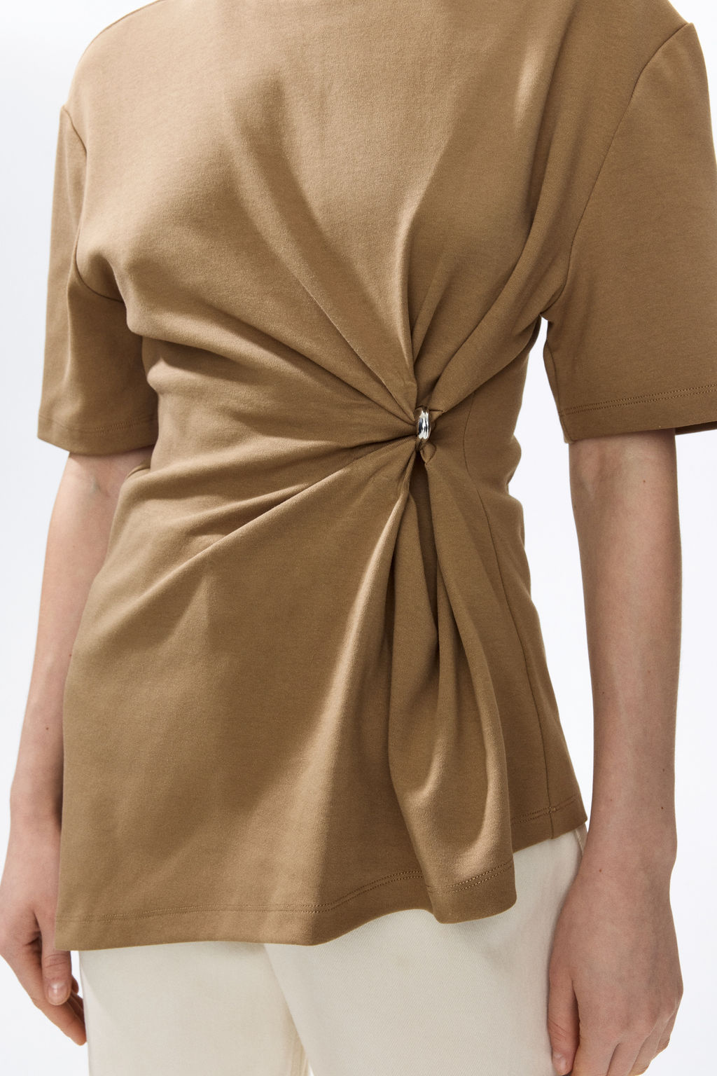 Top asim?trico con detalle drapeado - H&m фото 6