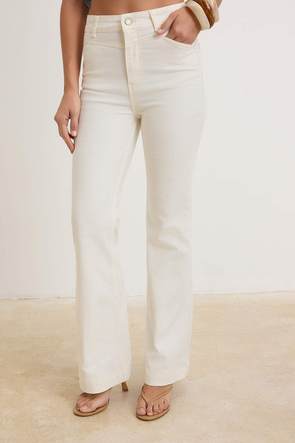 Ekru Yuksek Bel Orta Esnek Ispanyol Paca Flare Jeans TWOSS26JE00253 - Trendyolmilla фото 3