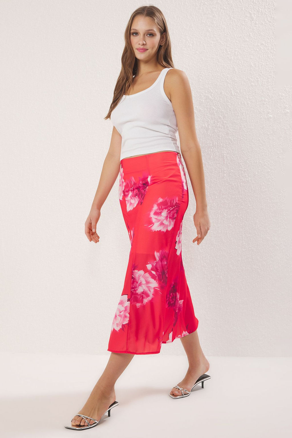 K?rm?z? Buyuk Cicek Desenli Maxi Boy Dokuma Etek TWOSS23ET00124